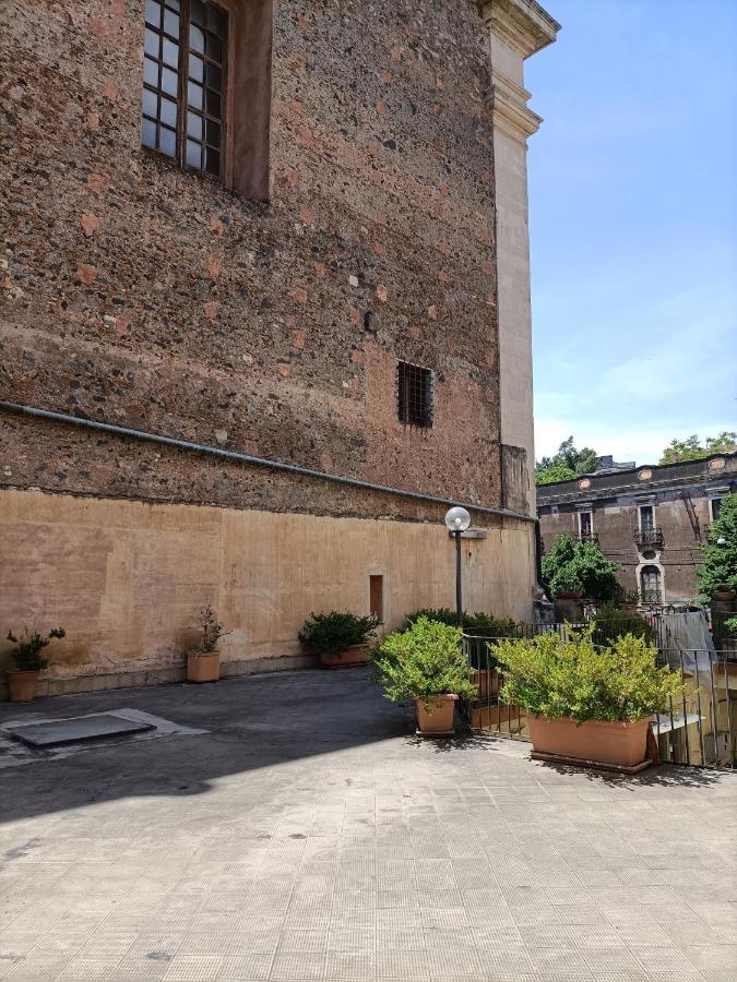 Residenza La Vecchia Cattedrale คาตาเนีย ภายนอก รูปภาพ